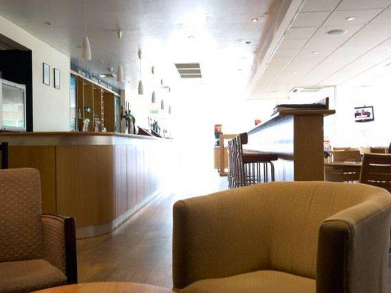 Holiday Inn Express Manchester Airport Ringway Exteriér fotografie